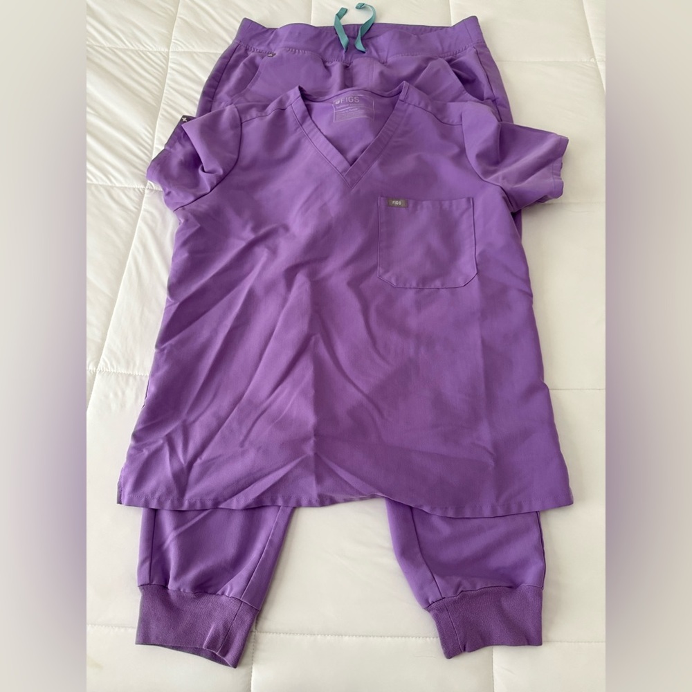 Lilac Dawn Figs Scrub Set